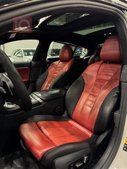 بي ام دبليو 8 الفئة